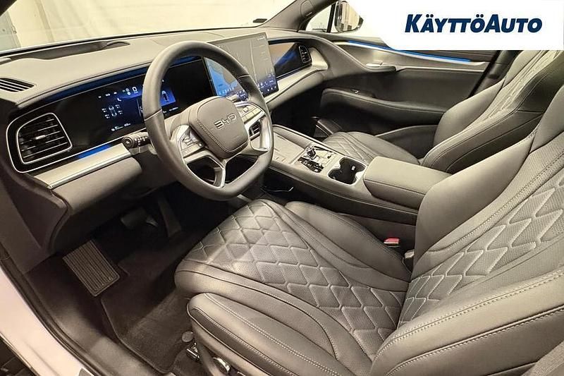 Käytetty BYD Sealion 7 389 kW (530 HP) 2025 Valkoinen Katumaasturi