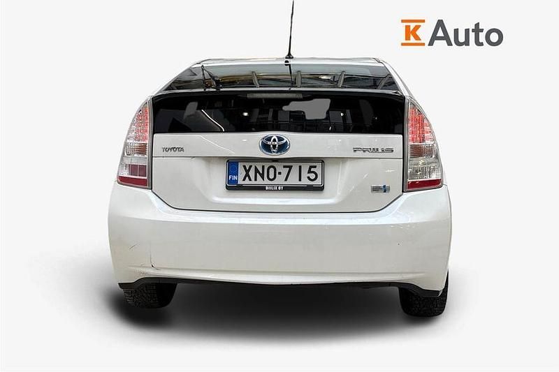 Käytetty Toyota Prius Premium 99 HP (72 kW) 2010 Valkoinen Viistoperä