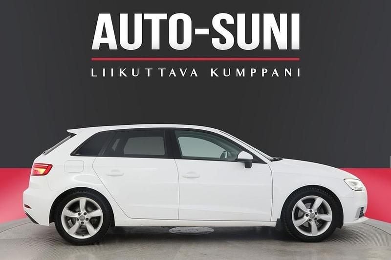 Käytetty Audi A3 Sportback Business 150 HP (110 kW) 2017 Viistoperä