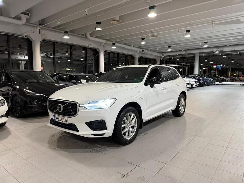 Käytetty 2020 Volvo XC60 R-Design Katumaasturi | 30 890 € (Perustarjous) - Kuva 1/2