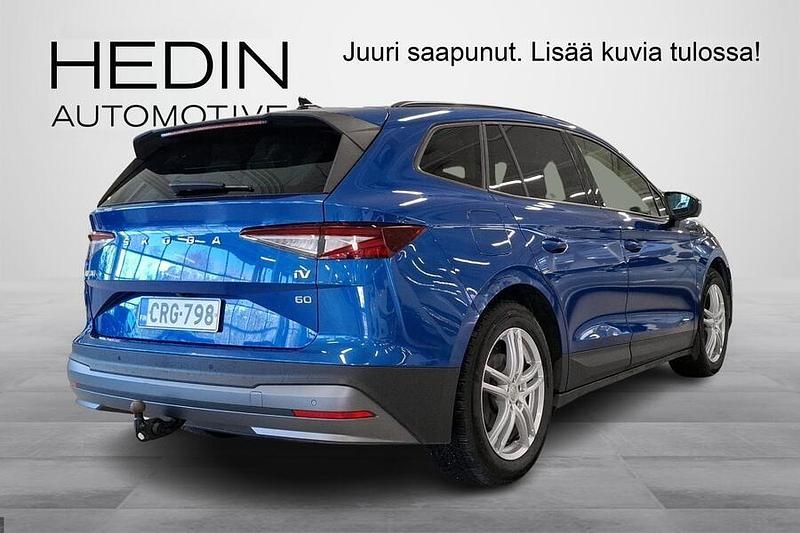 Käytetty Skoda Enyaq iV 150 kW (204 HP) 2022 Sininen Katumaasturi