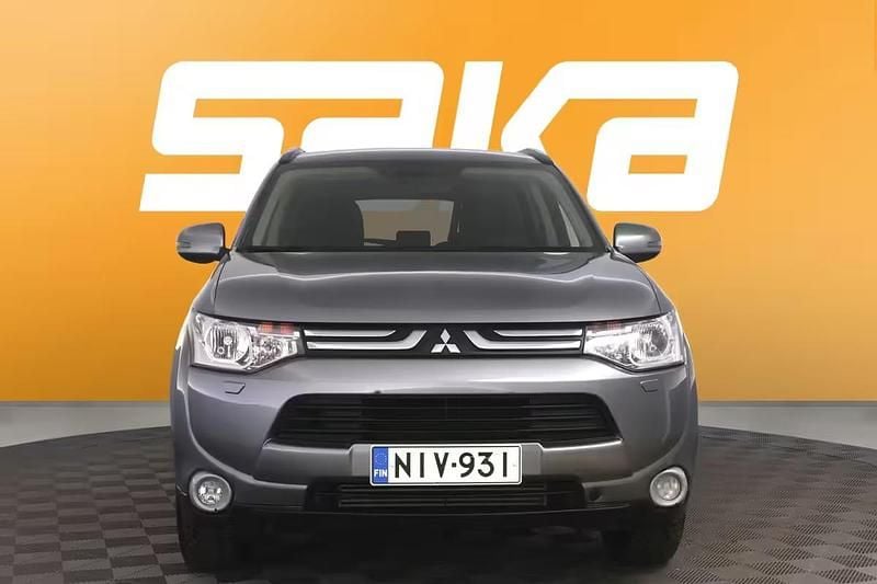 Käytetty Mitsubishi Outlander Intense 150 HP (110 kW) 2013 Katumaasturi