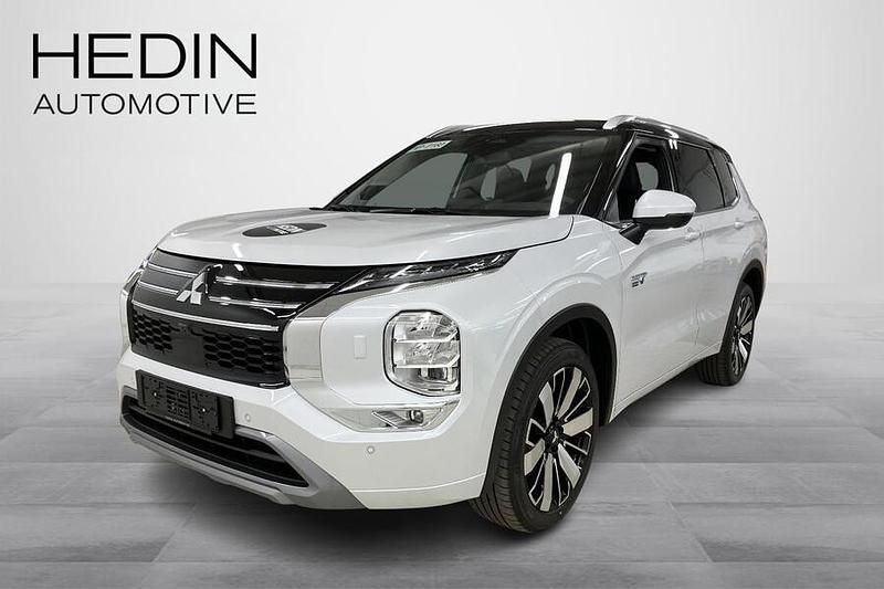 Valkoinen Uusi 2025 Mitsubishi Outlander P-HEV Instyle Katumaasturi | 59 900 € - Kuva 1/4