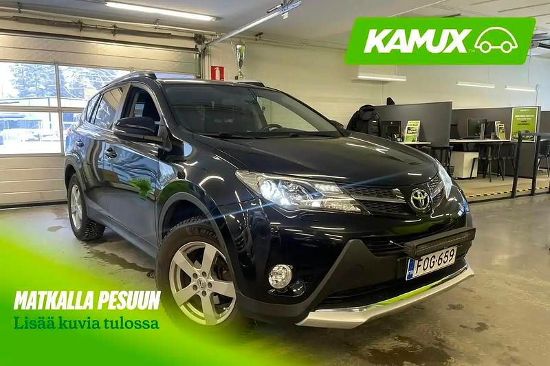 Käytetty Toyota RAV4 Multidrive S 151 HP (111 kW) 2015 Musta Katumaasturi