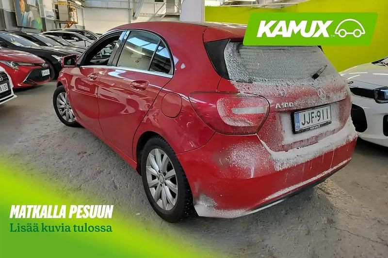 Käytetty Mercedes A180 Business 109 HP (80 kW) 2014 Punainen Sedan