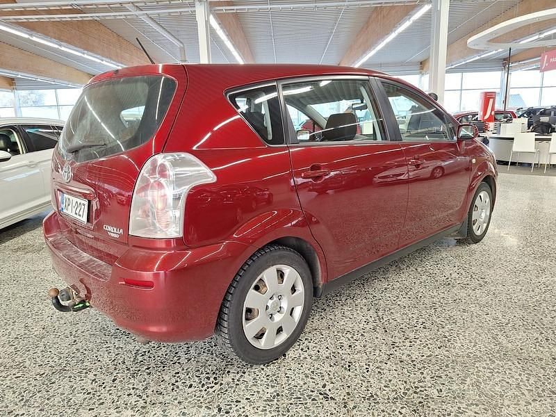 Käytetty Toyota Corolla Verso Terra 110 HP (80 kW) 2007 Punainen Tila-auto