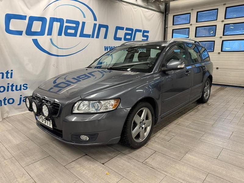 Käytetty 2011 Volvo V50 Standard Farmari | 5 490 € (Supertarjous) - Kuva 1/4