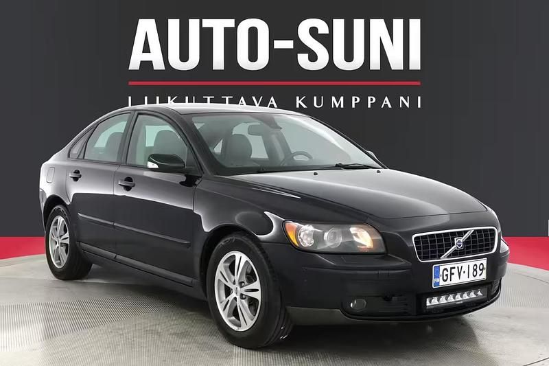 Käytetty 2004 Volvo S40 Momentum Sedan | 3 850 € (Perustarjous) - Kuva 1/4