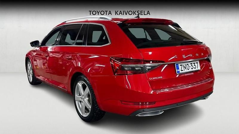 Käytetty Skoda Superb LAURIN & KLEMENT 190 HP (139 kW) 2020 Punainen Farmari