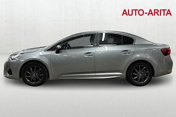 Käytetty Toyota Avensis Active 143 HP (105 kW) 2016 Met. harmaa Sedan