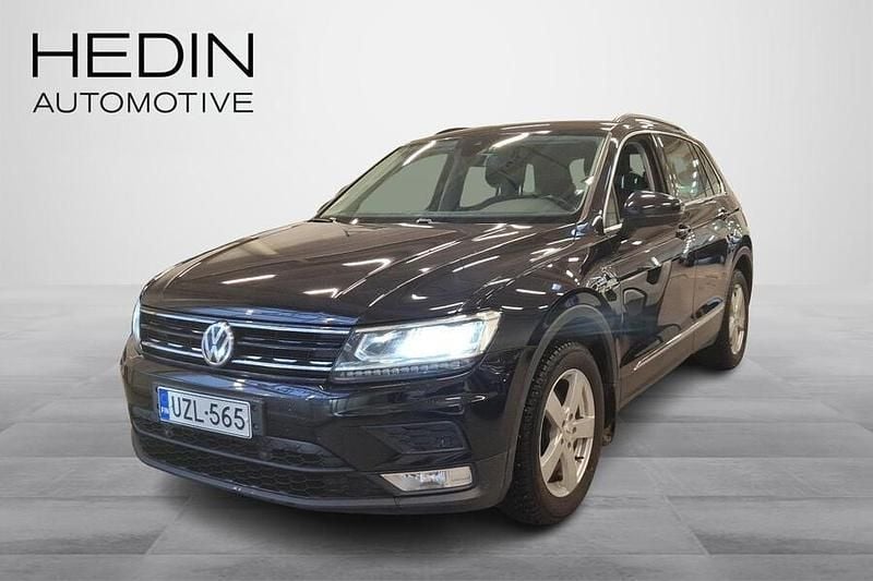 Käytetty VW Tiguan Comfortline 125 HP (91 kW) 2016 Musta Katumaasturi