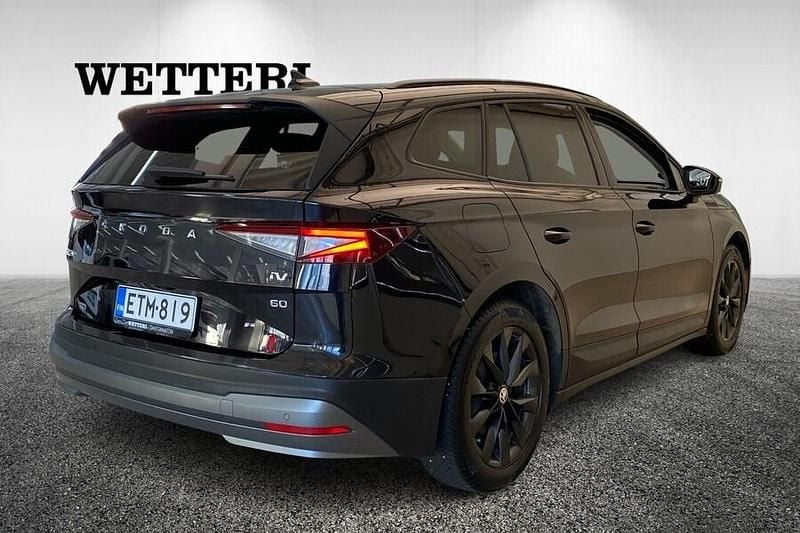 Käytetty Skoda Enyaq iV 132 kW (180 HP) 2021 Musta Katumaasturi