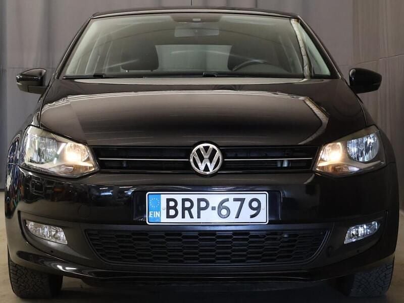 Käytetty VW Polo Comfortline 90 HP (66 kW) 2014 Musta Viistoperä