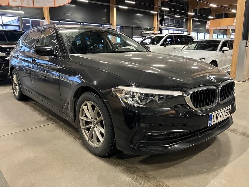Käytetty BMW 520 Sport Line 190 HP (139 kW) 2020 Farmari