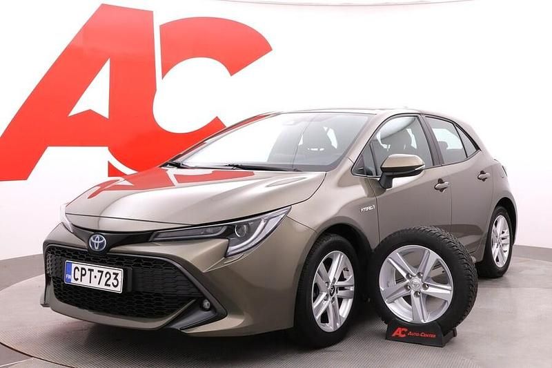 Käytetty Toyota Corolla Active 122 HP (89 kW) 2021 Ruskea (beige) Viistoperä