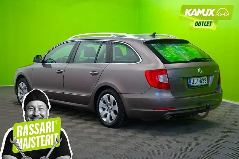 Käytetty Skoda Superb Elegance 170 HP (125 kW) 2010 Hopea / harmaa Farmari