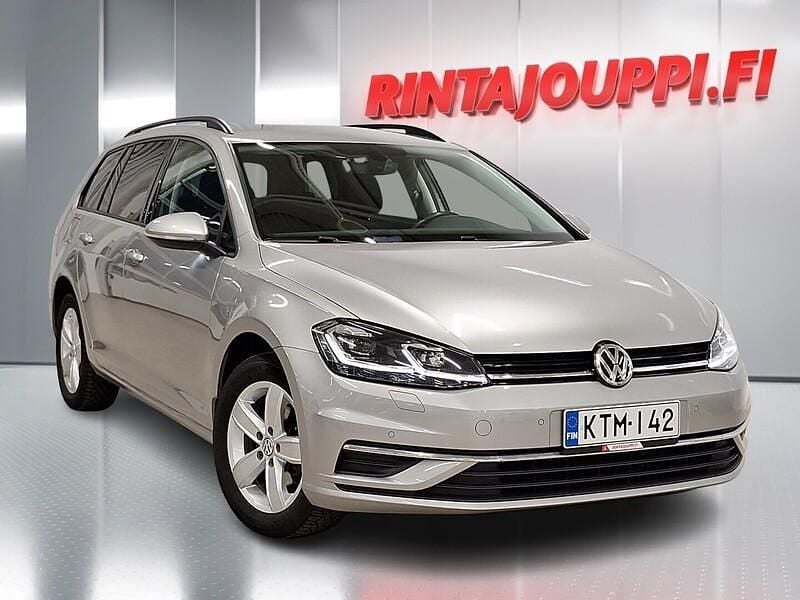 Käytetty VW Golf VII Comfortline 116 HP (85 kW) 2019 Harmaa Farmari