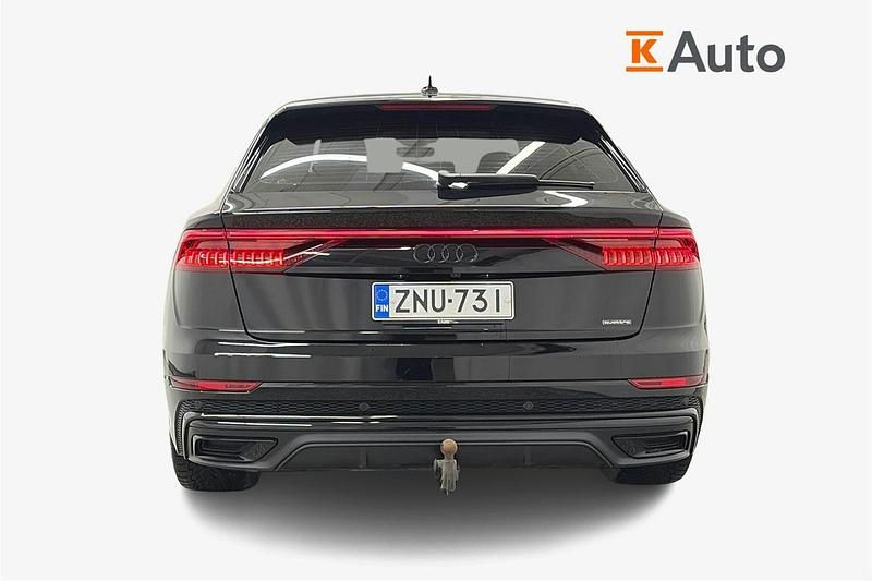 Käytetty Audi Q8 S-Line 462 HP (339 kW) 2021 Musta Katumaasturi