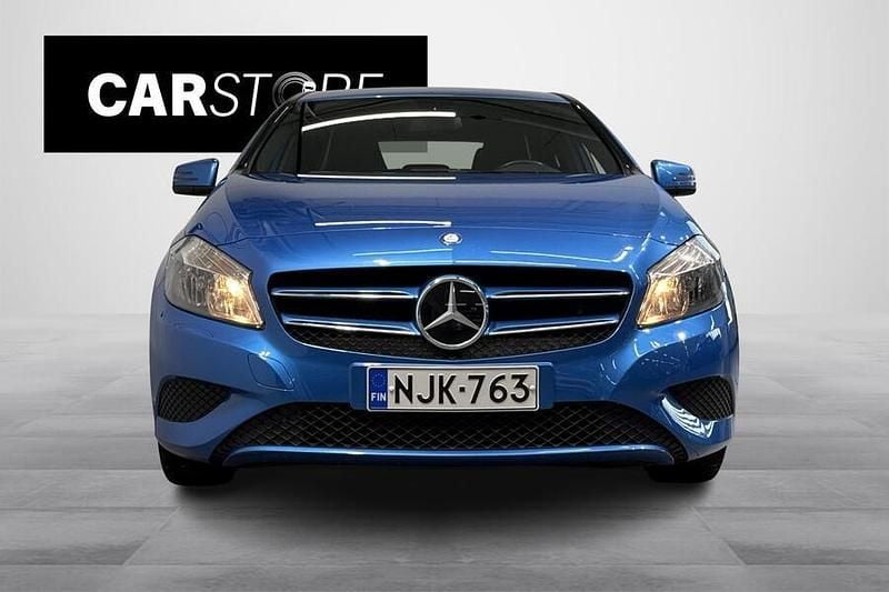 Käytetty Mercedes A180 Style 122 HP (89 kW) 2014 Viistoperä