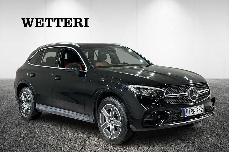 Käytetty Mercedes GLC300e AMG 313 HP (230 kW) 2024 Musta Katumaasturi