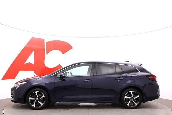 Käytetty Toyota Corolla Style 196 HP (144 kW) 2023 Sininen Farmari