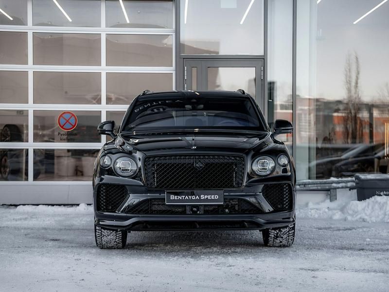 Uusi Bentley Bentayga Mulliner 641 HP (471 kW) 2026 Black sapphire Katumaasturi