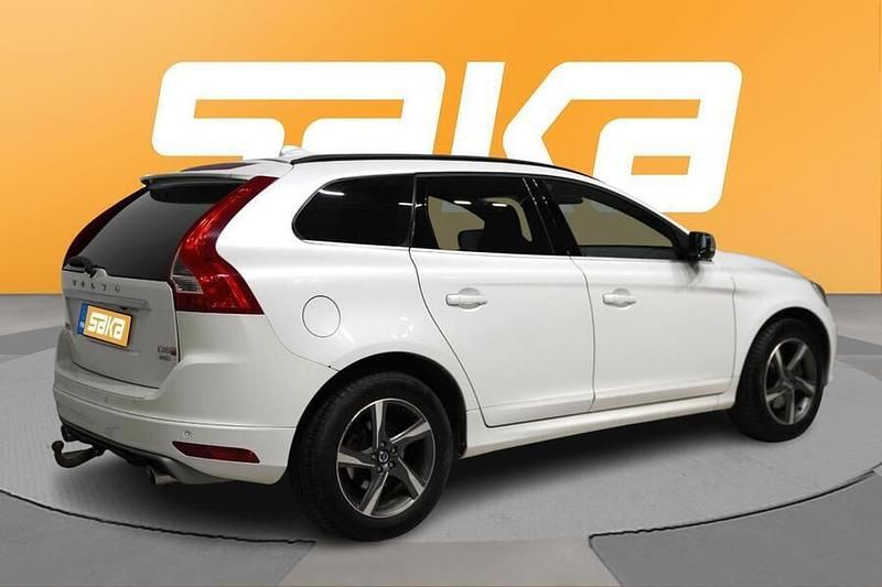 Käytetty Volvo XC60 R-Design 215 HP (158 kW) 2014 Katumaasturi