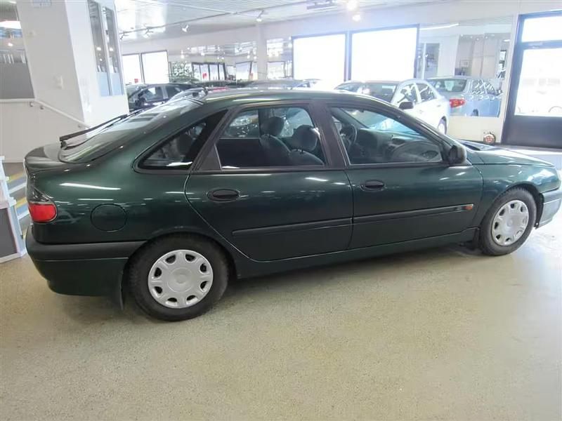 Käytetty Renault Laguna 113 HP (83 kW) 1996 Vihreä Viistoperä