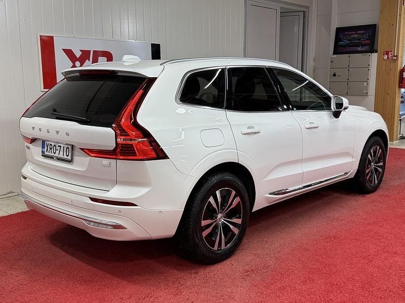 Käytetty Volvo XC60 Plus 350 HP (257 kW) 2023 Katumaasturi