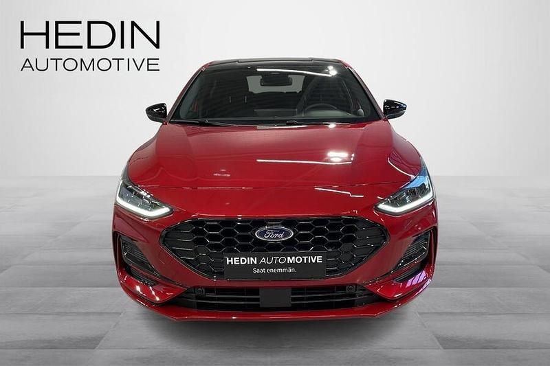 Käytetty Ford Focus ST-Line 155 HP (114 kW) 2025 Punainen Viistoperä