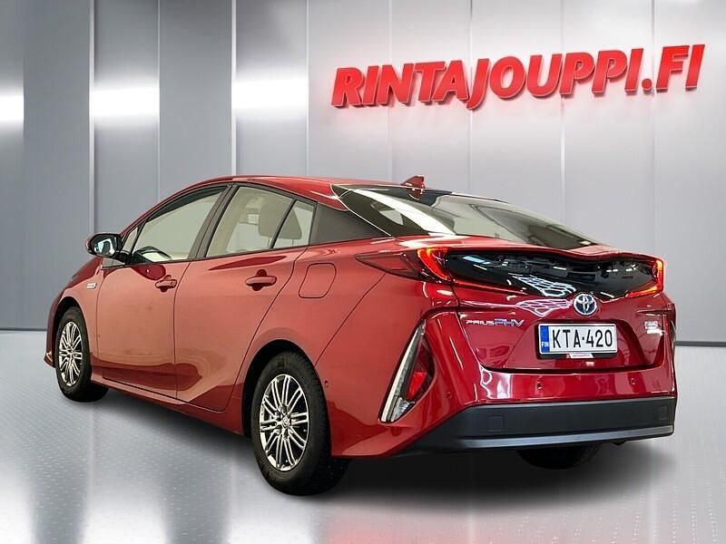 Käytetty Toyota Prius Active 122 HP (89 kW) 2018 Viistoperä