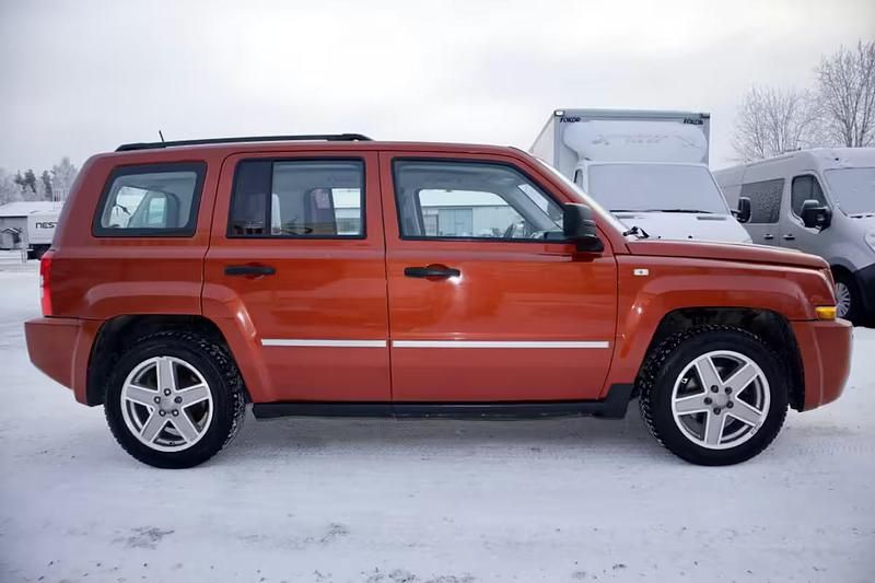Käytetty Jeep Patriot 2008 Katumaasturi