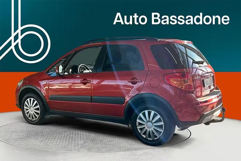 Käytetty Suzuki SX4 120 HP (88 kW) 2011 Hopea Viistoperä