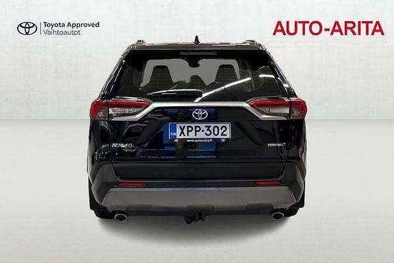 Käytetty Toyota RAV4 Active 176 HP (129 kW) 2021 Musta Katumaasturi