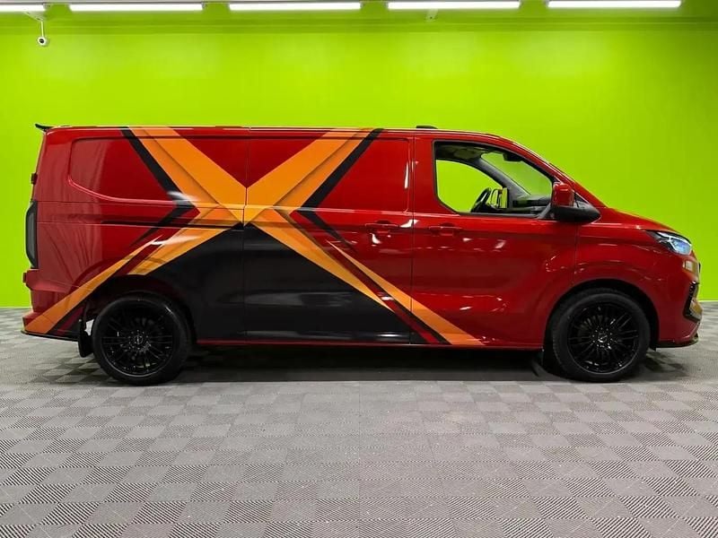 Käytetty Ford Transit Custom Limited 136 HP (100 kW) 2025 Punainen Van