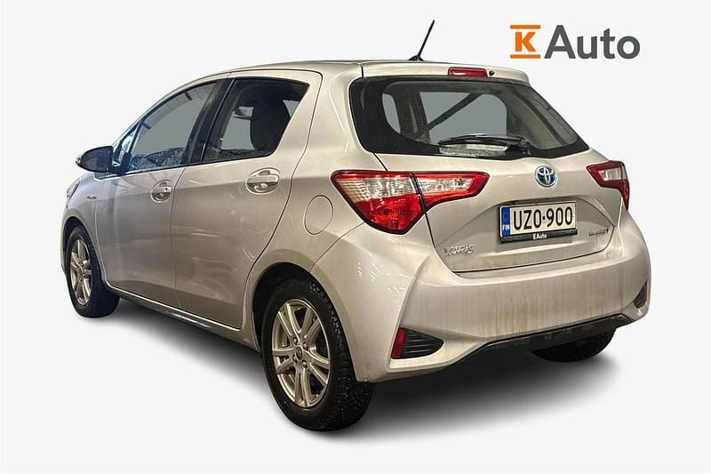 Käytetty Toyota Yaris Hybrid Edition 72 HP (52 kW) 2017 Hopea Viistoperä