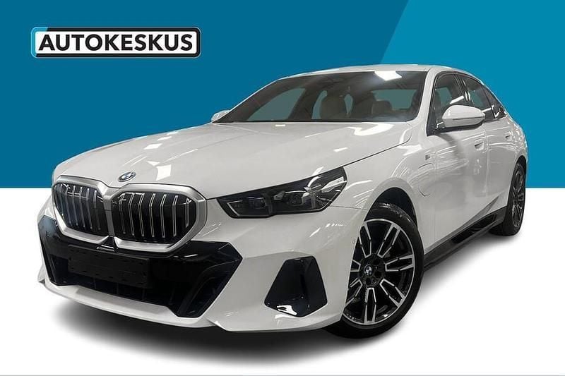 Uusi 2025 BMW 530e M Sport Sedan | 70 659 € - Kuva 1/4
