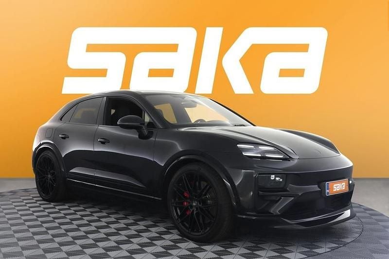 Käytetty 2025 Porsche Macan Turbo Katumaasturi | 119 800 € - Kuva 1/3