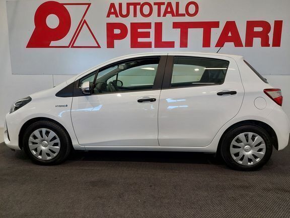 Käytetty Toyota Yaris Life 72 HP (52 kW) 2020 Valkoinen Viistoperä