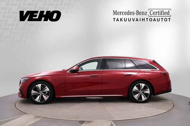 Käytetty Mercedes E300 AMG 313 HP (230 kW) 2025 Punainen Farmari