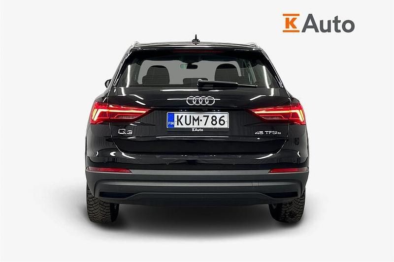 Käytetty Audi Q3 Business 245 HP (180 kW) 2022 Katumaasturi