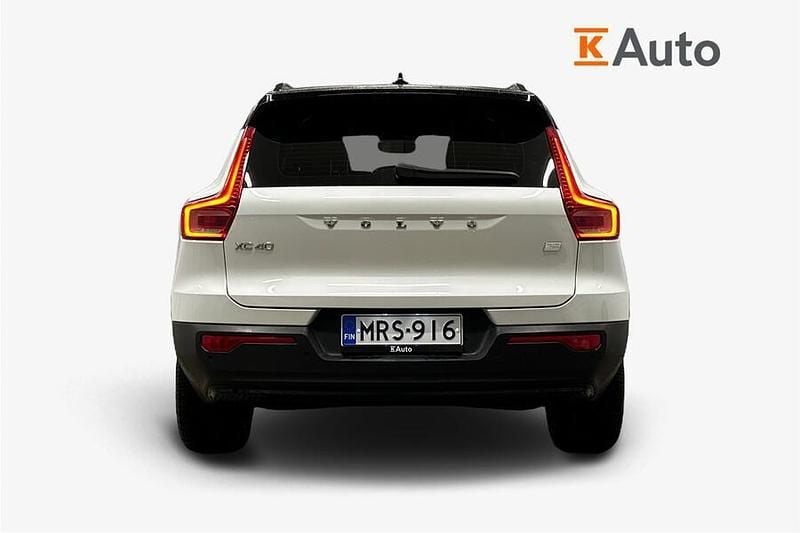 Käytetty Volvo XC40 Pro 300 kW (408 HP) 2022 Valkoinen Katumaasturi