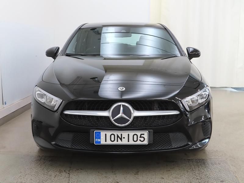 Käytetty Mercedes A200 Style 163 HP (119 kW) 2018 Musta Viistoperä