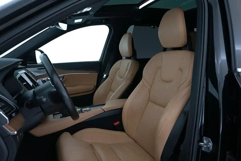 Käytetty Volvo XC90 Inscription 224 HP (164 kW) 2016 Musta Katumaasturi