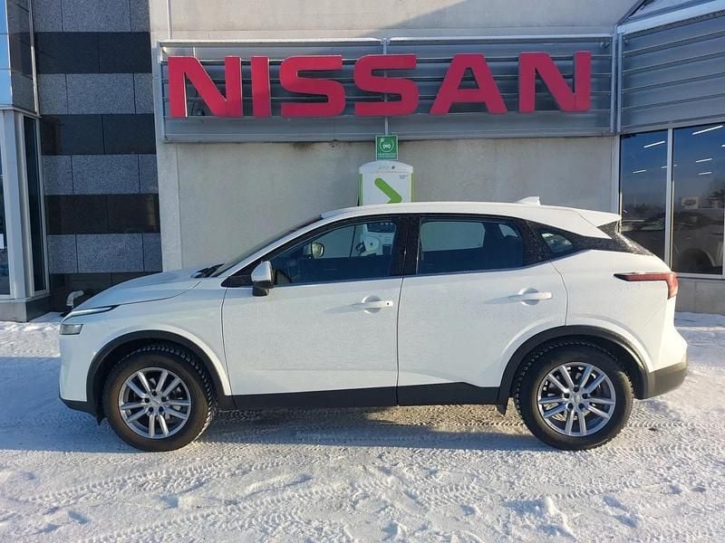 Käytetty Nissan Qashqai Acenta 140 HP (102 kW) 2022 Valkoinen Katumaasturi