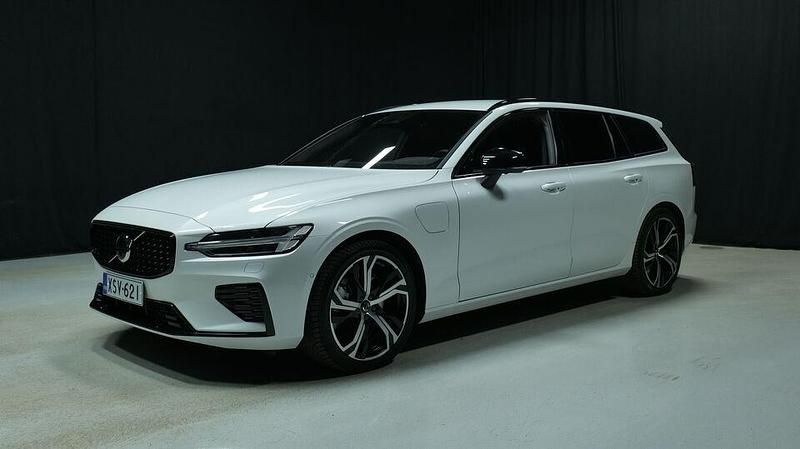 Valkoinen Käytetty 2024 Volvo V60 Performance Farmari | 52 500 € - Kuva 1/3