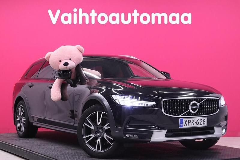 Käytetty Volvo V90 CC Pro 254 HP (186 kW) 2017 Farmari