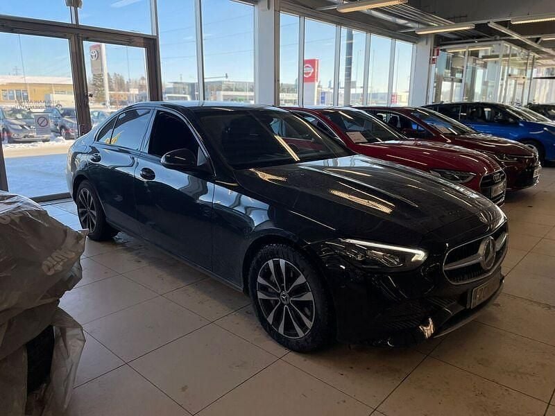Käytetty Mercedes C300e Avantgarde 204 HP (150 kW) 2023 Musta Sedan