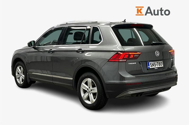 Käytetty VW Tiguan Comfortline 148 HP (108 kW) 2016 Harmaa Katumaasturi