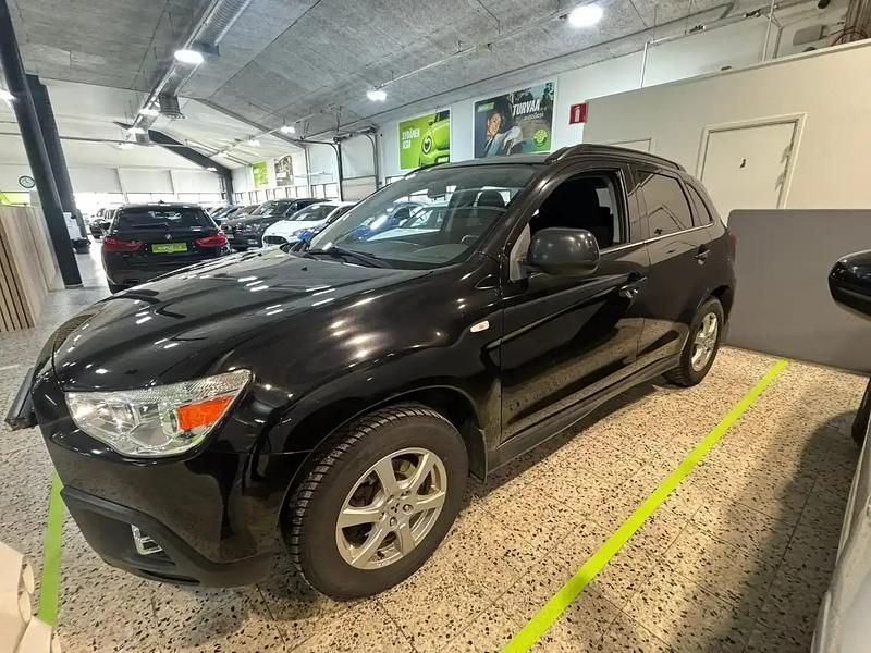 Käytetty Mitsubishi ASX Invite 117 HP (86 kW) 2011 Musta Katumaasturi